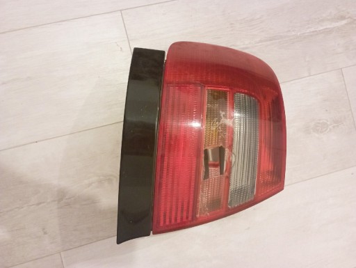 Zdjęcie oferty: Lampa Audi A4 b5 lewy tył