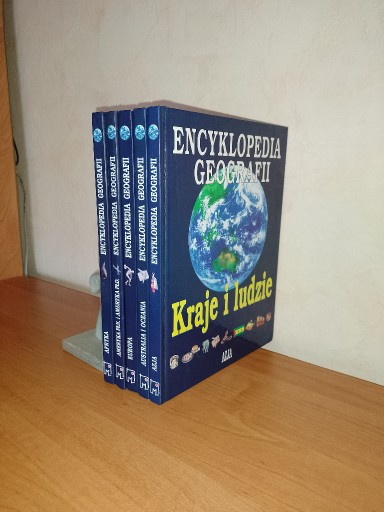 Zdjęcie oferty: Encyklopedia geografii. Kraje i ludzie 5 tomów 