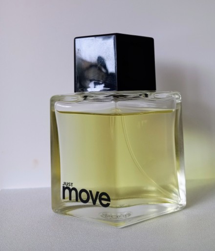 Zdjęcie oferty: Avon Just Move 50ml damska ubytek brak opakowania 