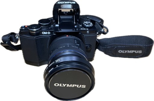 Zdjęcie oferty: Aparat fotograficzny Olympus O-MD E-M10 zestaw