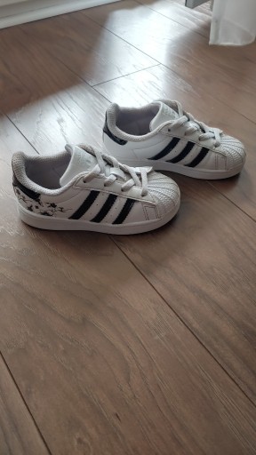 Zdjęcie oferty: Adidas Superstar (r 24)