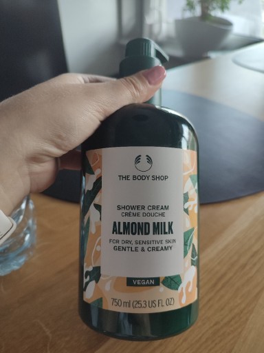 Zdjęcie oferty: Żel pod prysznic The body shop almond milk NOWY 