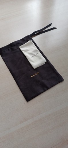 Zdjęcie oferty: Woreczek satynowy ochronny na okulary marki Gucci 