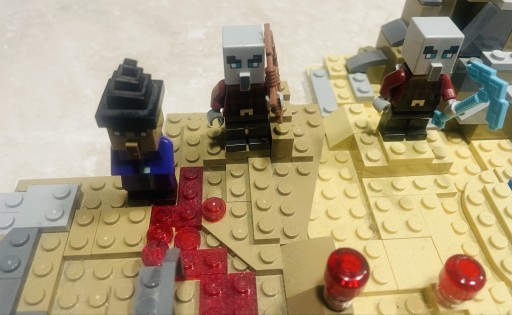 Zdjęcie oferty: LEGO Minecraft wiedzma,2 złosadników,kot i 2 mikstury. OKAZJA !!!