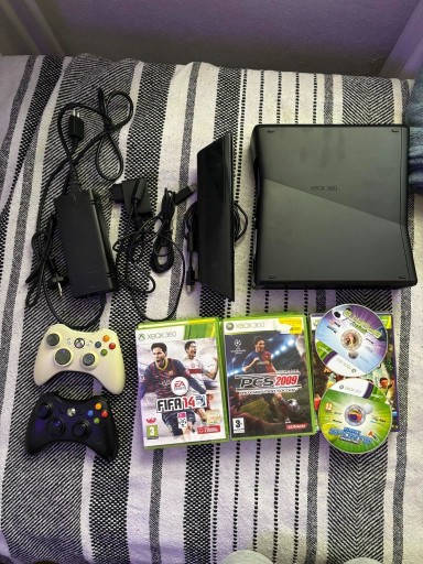 Zdjęcie oferty: Konsola XBOX 360 Slim 2gb