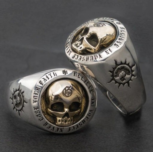 Zdjęcie oferty: Gotycki pierścień czaszka  biżuteria r.8
