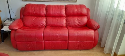 Zdjęcie oferty: Czerwona kanapa 3-osobowa Bryłka