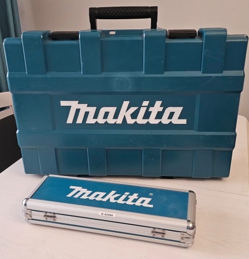 Zdjęcie oferty: MAKITA Młot udarowo-obrotowy SDSMAX HR4003C dioda LED+WALIZKA+DŁUTA+WIERTŁO