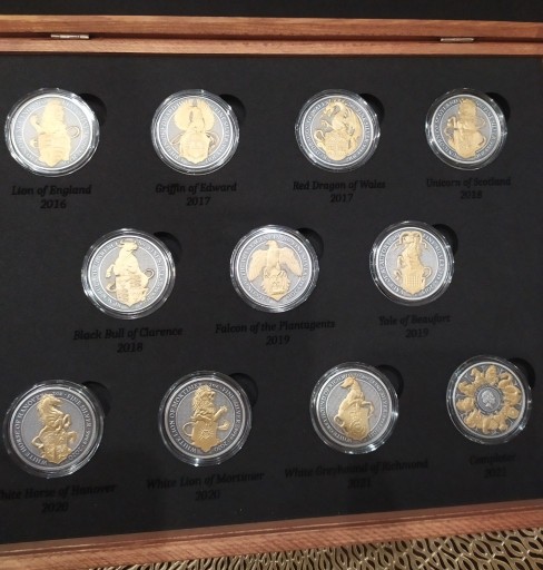 Zdjęcie oferty: Srebrne monety Bestie Królowej 11 monet antiq+gold