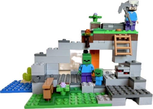 Zdjęcie oferty: Lego Minecraft 21141 Jaskinia Zombie kpl 100%