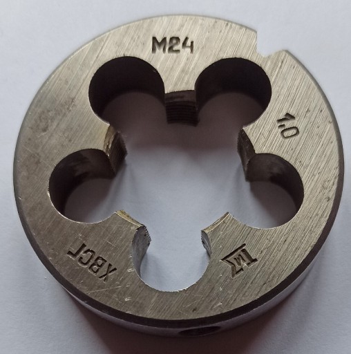 Zdjęcie oferty: Narzynka prawa M24x1 prawoskrętna