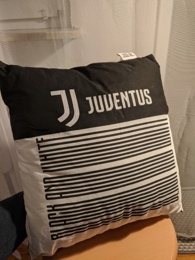Zdjęcie oferty: Poduszka Juventus F.C. - oficjalny produkt