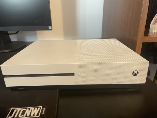 Zdjęcie oferty: XBOX ONE S 500gb