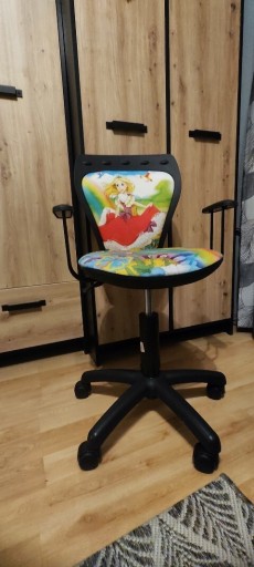 Zdjęcie oferty: Krzesło biurowe dla dziecka (dziewczynka)