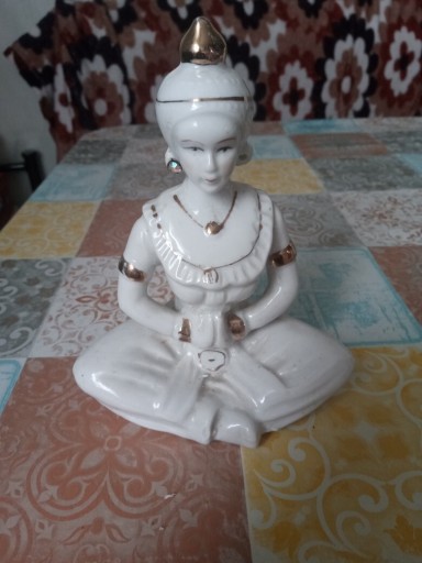 Zdjęcie oferty: Figurka budda z porcelany 