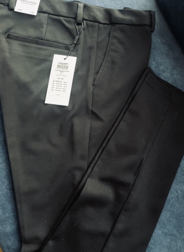 Zdjęcie oferty: Męskie spodnie eleganckie czarne na komunię W33L34
