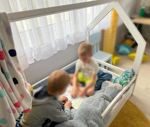 Zdjęcie oferty: Łóżko dziecięce domek z materacem 160x80 cm