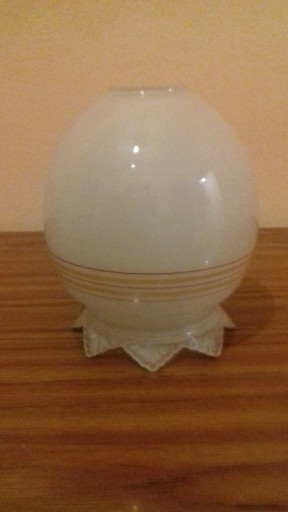 Zdjęcie oferty: Klosz szklany do lampy biały z paseczkami