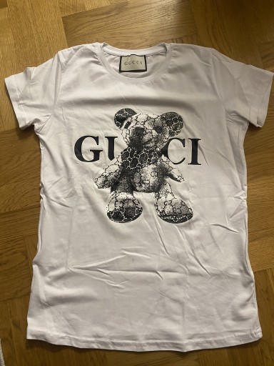 Zdjęcie oferty: Biała koszulka z napisem Gucci 