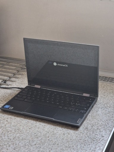 Zdjęcie oferty: Lenovo 300e Chromebook 2nd Gen ChromeOS Lekki laptop Stan dobry