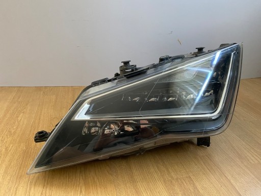 Zdjęcie oferty: Lampa przód seat Leon 3 led lewa 