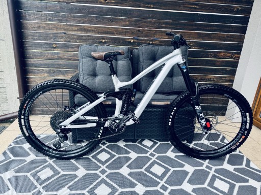 Zdjęcie oferty: Rower Dartmoor Thunderbird FR PRO srebrny rama M kupiony w 2024