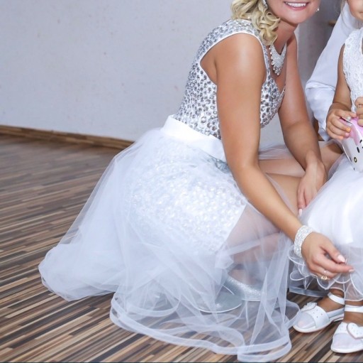 Zdjęcie oferty: Sukienka ślubna kryształki błyszcząca biały tiul 