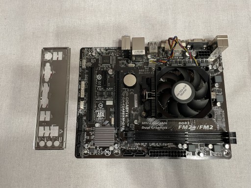 Zdjęcie oferty: Płyta Gigabyte GA-F2A88XM-DS2 + APU AMD A4-6300