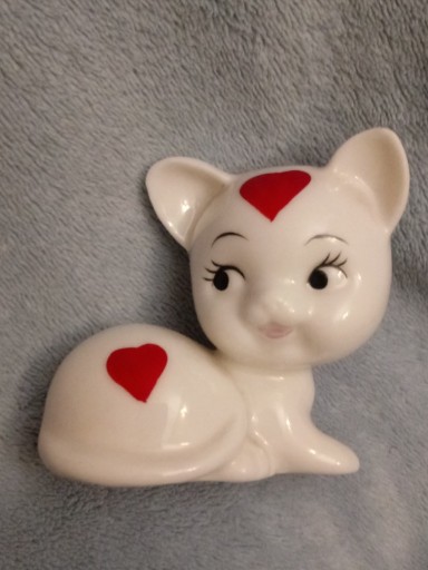 Zdjęcie oferty: Porcelanowa stara urocza figurka kotek