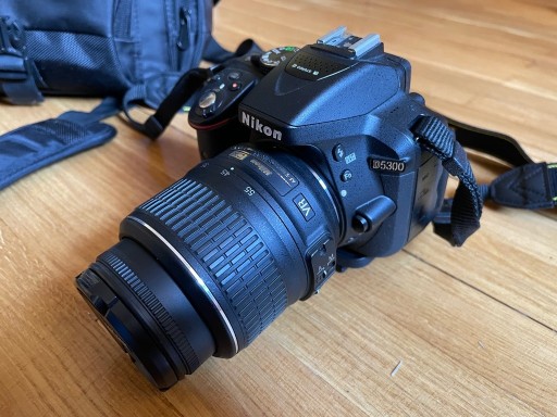 Zdjęcie oferty: Nikon D5300 w zestawie, niski przebieg