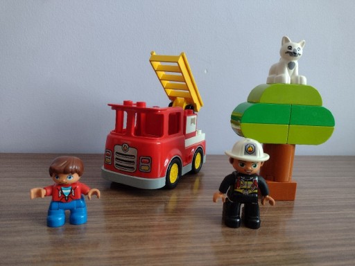 Zdjęcie oferty: LEGO Duplo 10901 wóz strażacki 