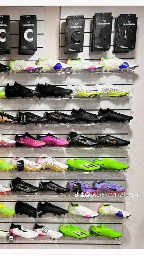 Zdjęcie oferty: Nike  nowe buty piłkarskie więcej zdjęć w privie