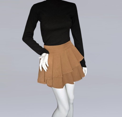 Zdjęcie oferty: Włoska spódniczka z podwójną plisą i ukrytymi szortami, camel, L