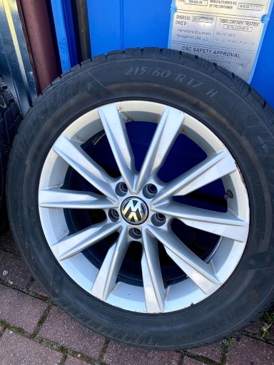 Zdjęcie oferty: 4 oryginalne felgi Volkswagen 17” + opony 215/60