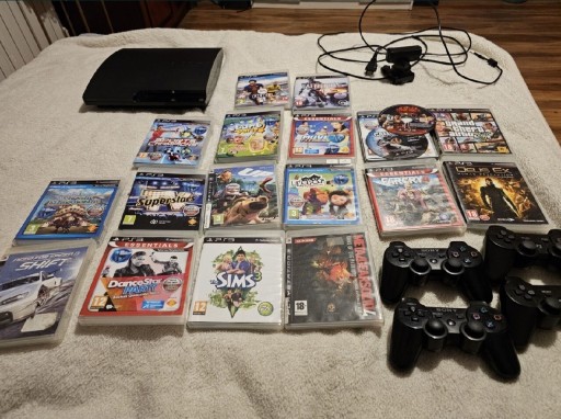 Zdjęcie oferty: Ps3 + 4 pady + 18 gier+ kamera + move+ stacje 