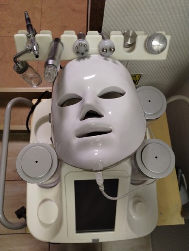 Zdjęcie oferty: Oczyszczanie wodorowe, ultradźwięki, maska LED 