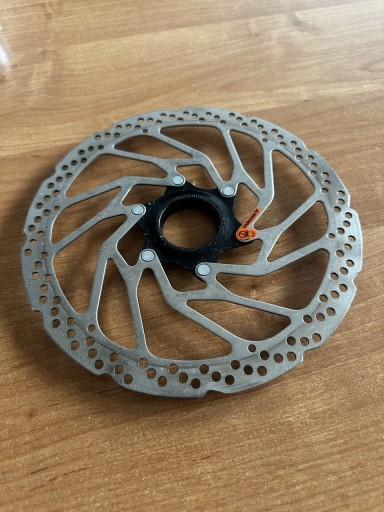 Zdjęcie oferty: TARCZA HAMULCA ROWEROWEGO SHIMANO 203 MM SM-RT30L SYSTEM CENTERLOCK TAR19