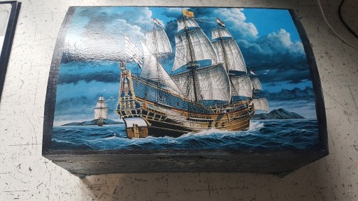 Zdjęcie oferty: Kuferek decoupage