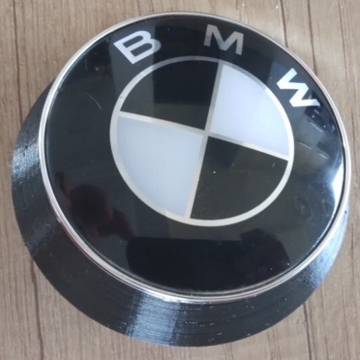 Zdjęcie oferty: EMBLEMAT LOGO ZNACZEK BMW TYŁ X3 F25 czarno-biały