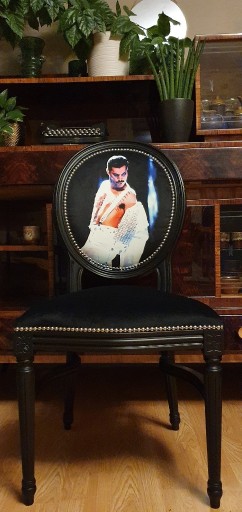 Zdjęcie oferty: Krzesło medalion, Freddie Mercury 