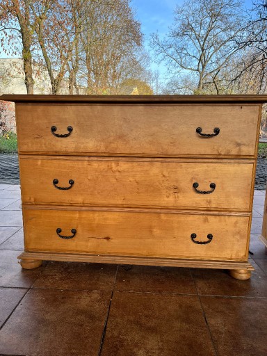 Zdjęcie oferty: Meble do sypialni ,łóżko, komoda, toaletka,szafki nocne z drzewa brzozowego