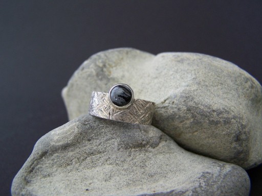 Zdjęcie oferty: Ręcznie robiony srebrny pierścionek obsydian r 11