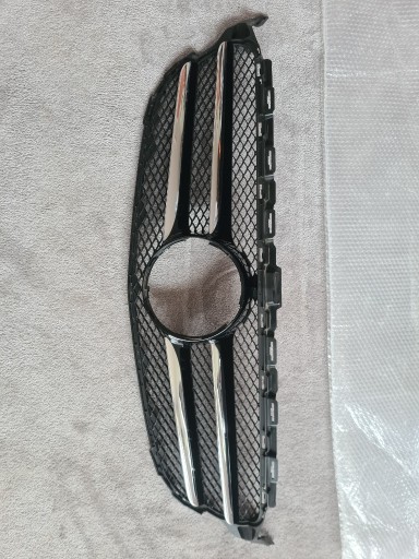 Zdjęcie oferty: Grill atrapa chlodnicy Mercedes-Benz C w205