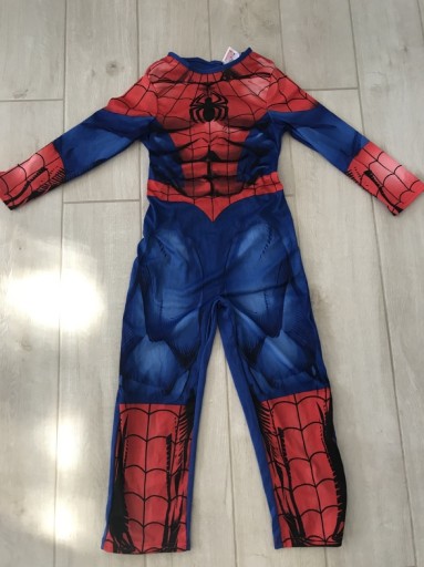 Zdjęcie oferty: Strój Spiderman 5/6 lat 