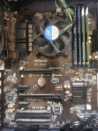 Zdjęcie oferty: ASRock Z87 Pro4 + i3 4130 + 8GB RAM + chłodzenie