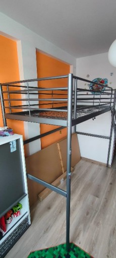 Zdjęcie oferty: Sprzedam łóżko Svärta IKEA 