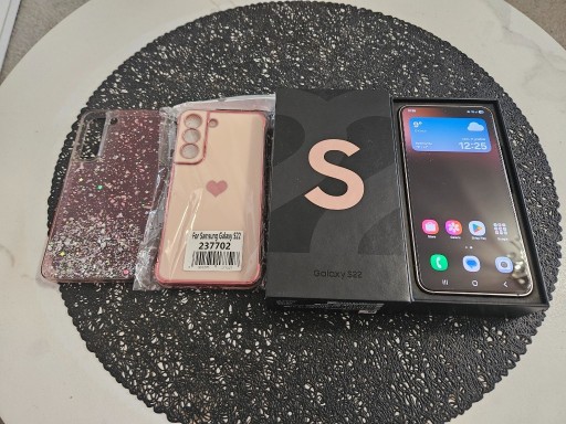 Zdjęcie oferty: Smartfon Samsung Galaxy S22 8 GB / 256 GB różowy (pink gold)