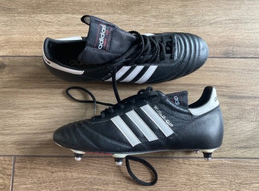 Zdjęcie oferty: Buty piłkarskie Adidas World Cup rozmiar 44 2/3