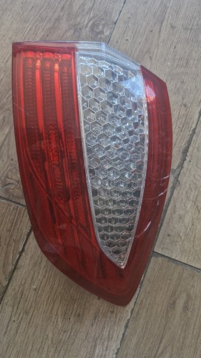 Zdjęcie oferty: LAMPA TYLNA PRAWA MONDEO MK4 7S7113404B KOMBI 