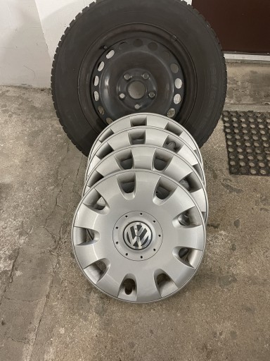 Zdjęcie oferty: Oryginalne komplet 4 sztkołpaki VW 15”